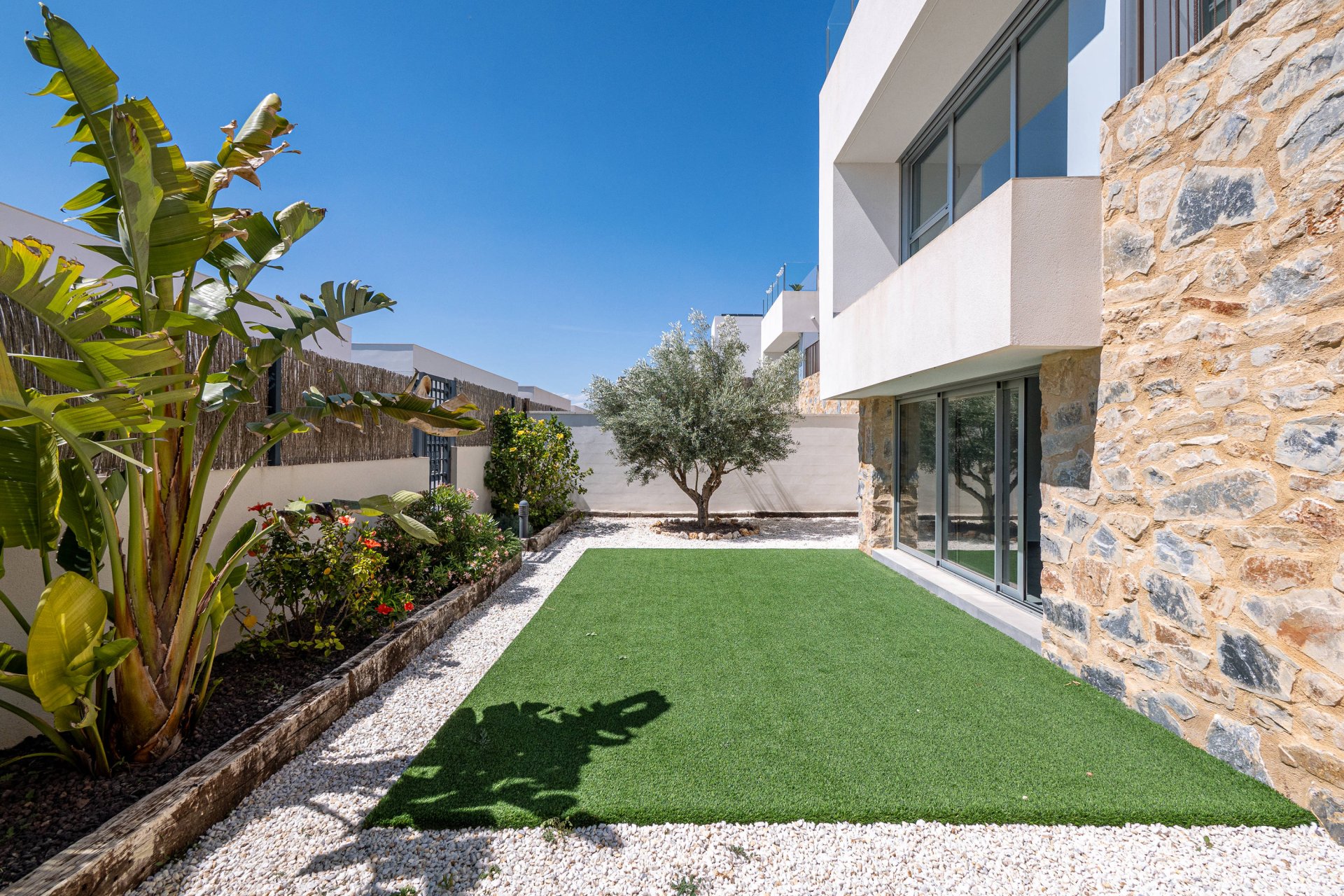 New Build - detached -
Algorfa