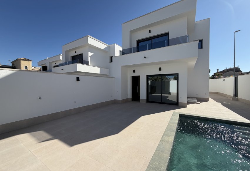 New Build - detached -
Heredades