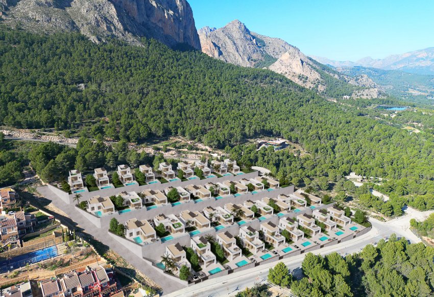 New Build - detached -
Polop