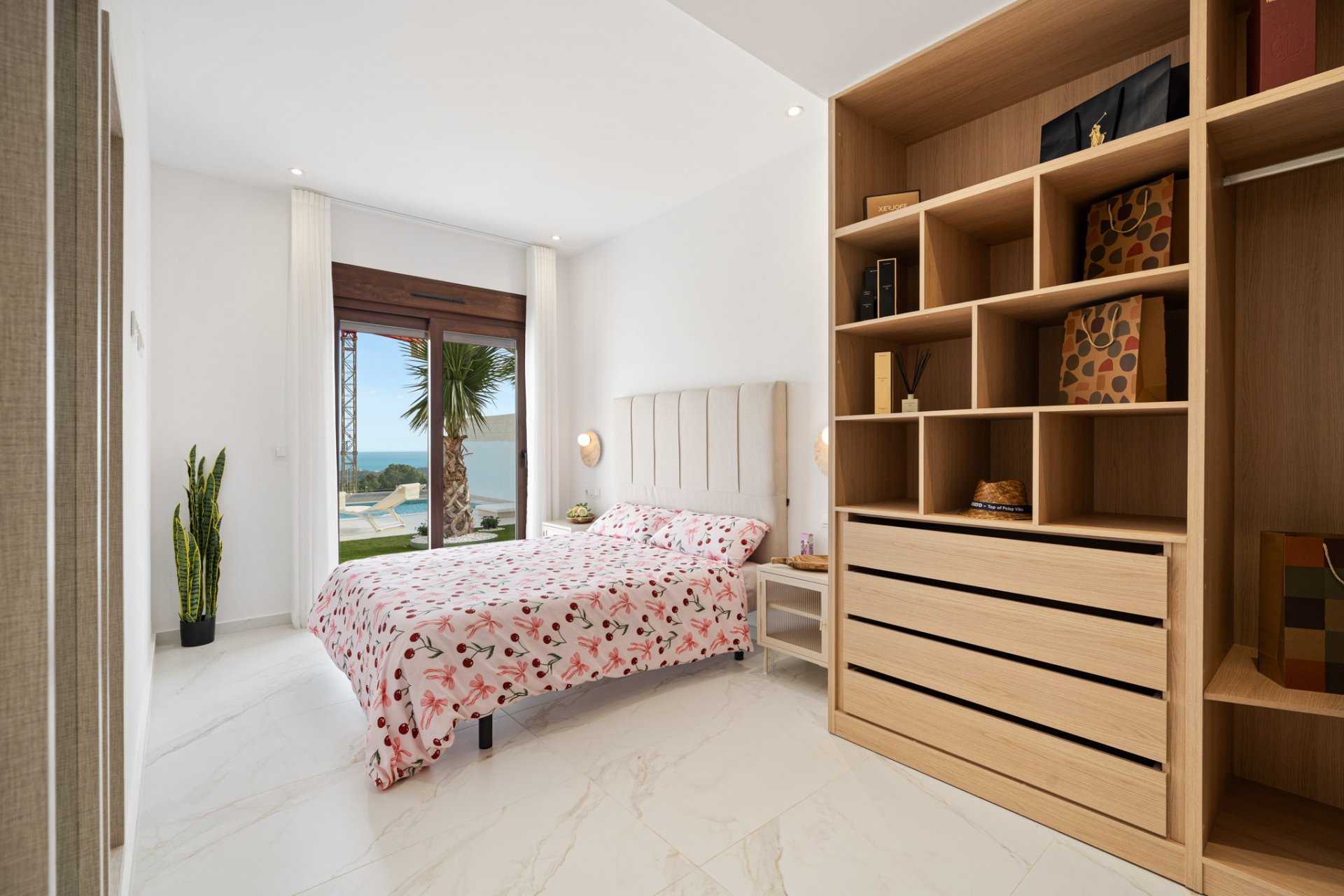 New Build - detached -
Polop