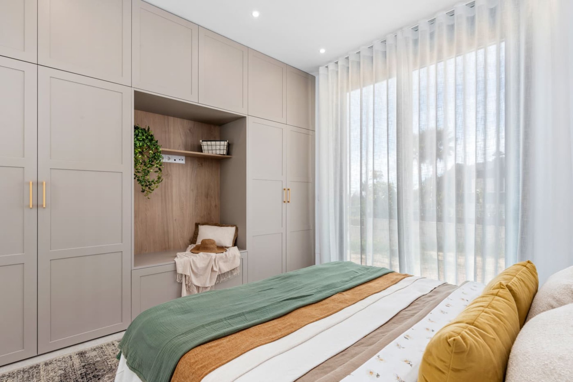 New Build - detached -
Polop