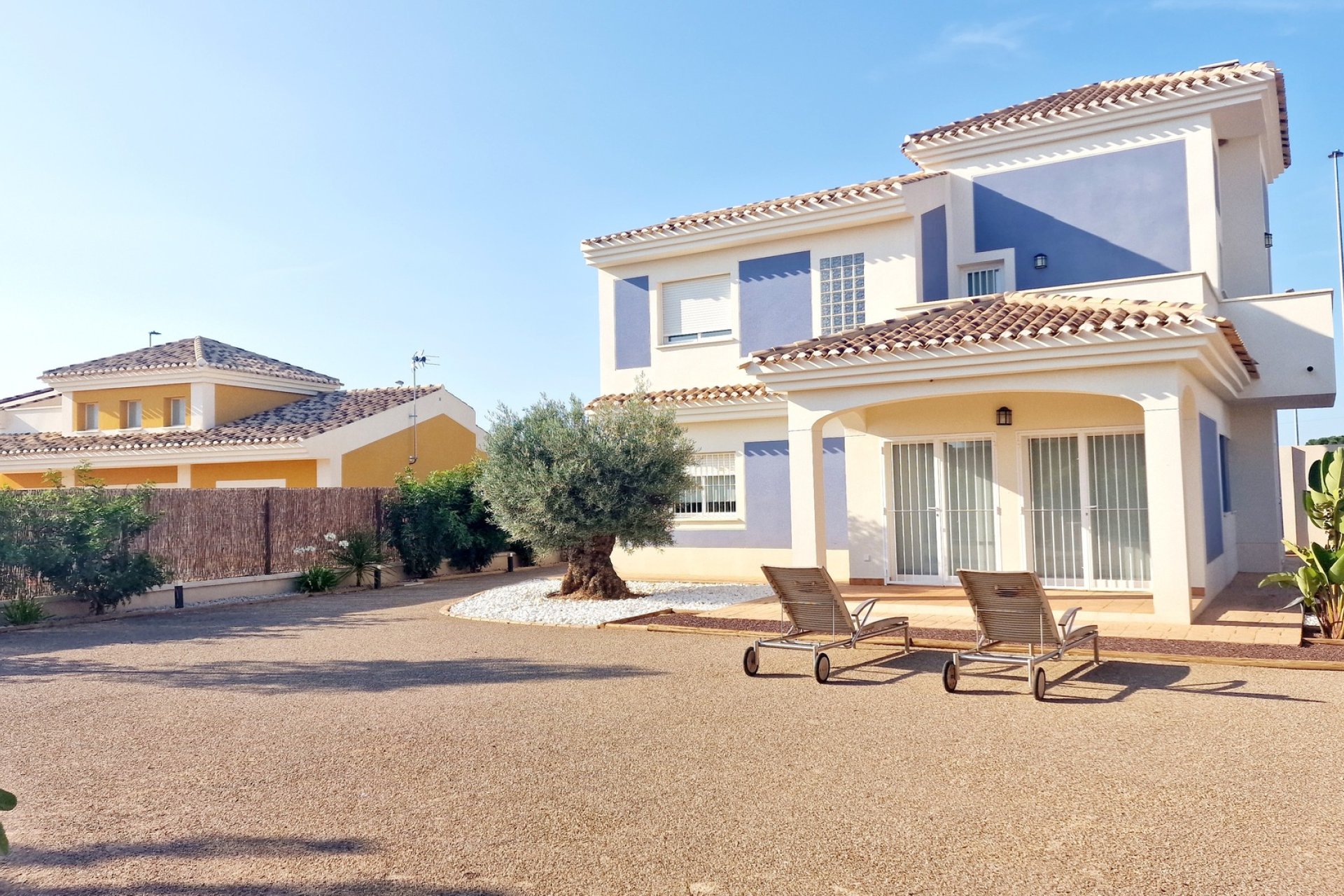 New Build - detached -
Purias