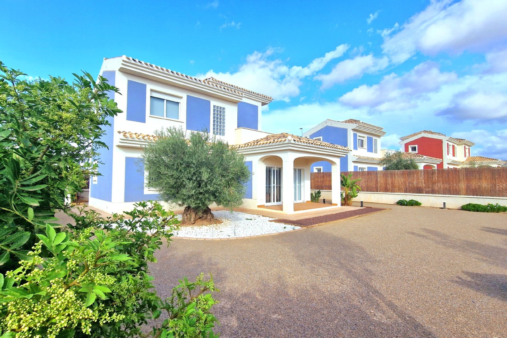 New Build - detached -
Purias