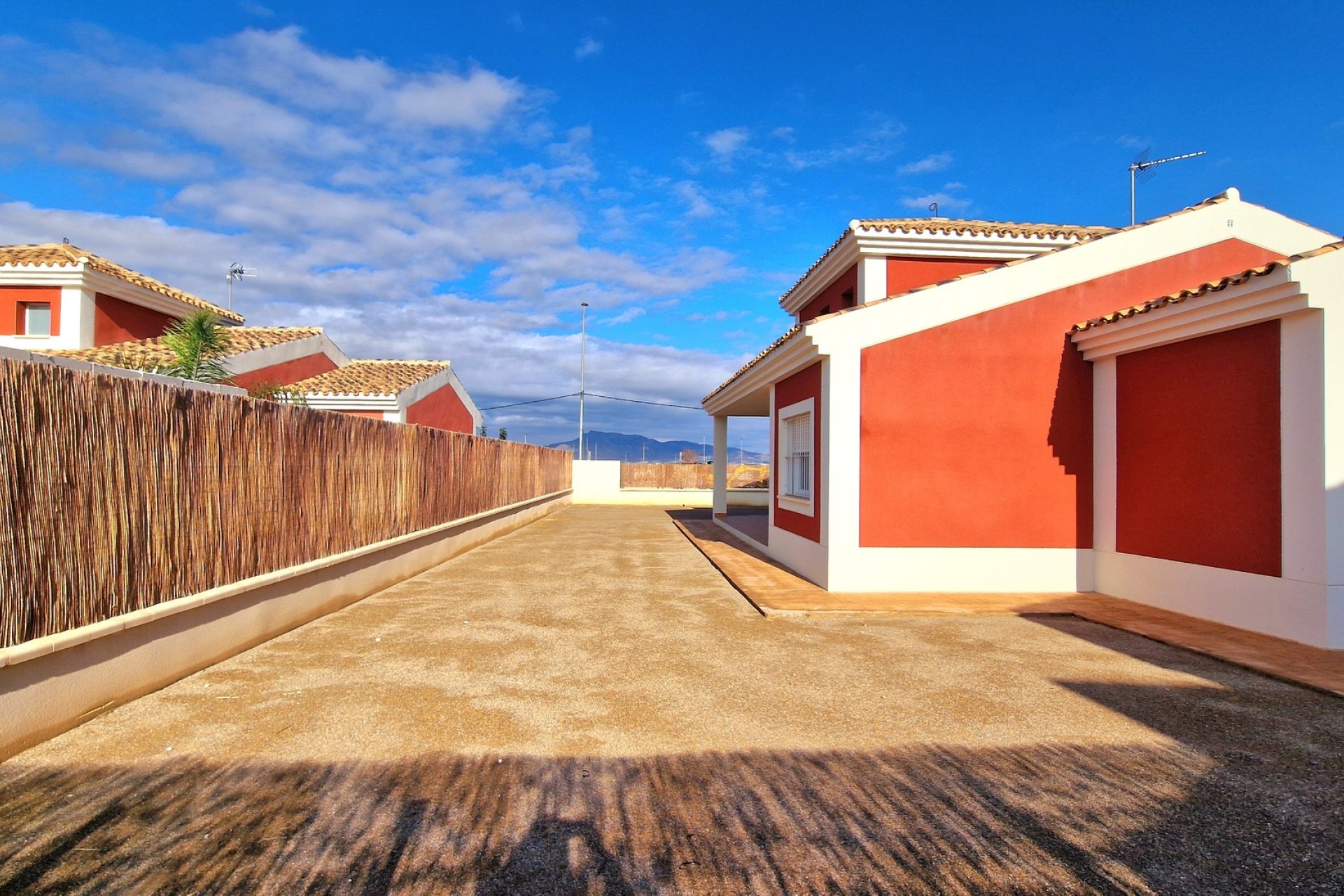 New Build - detached -
Purias