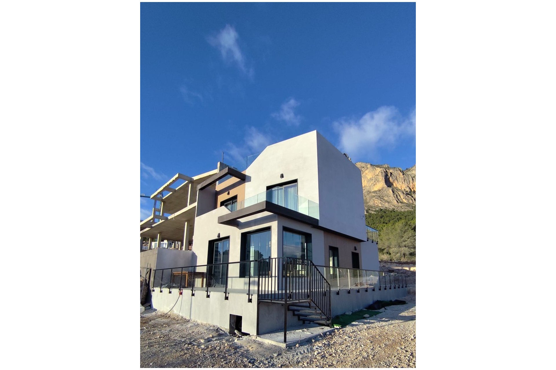 New Build - semi-detached -
Polop