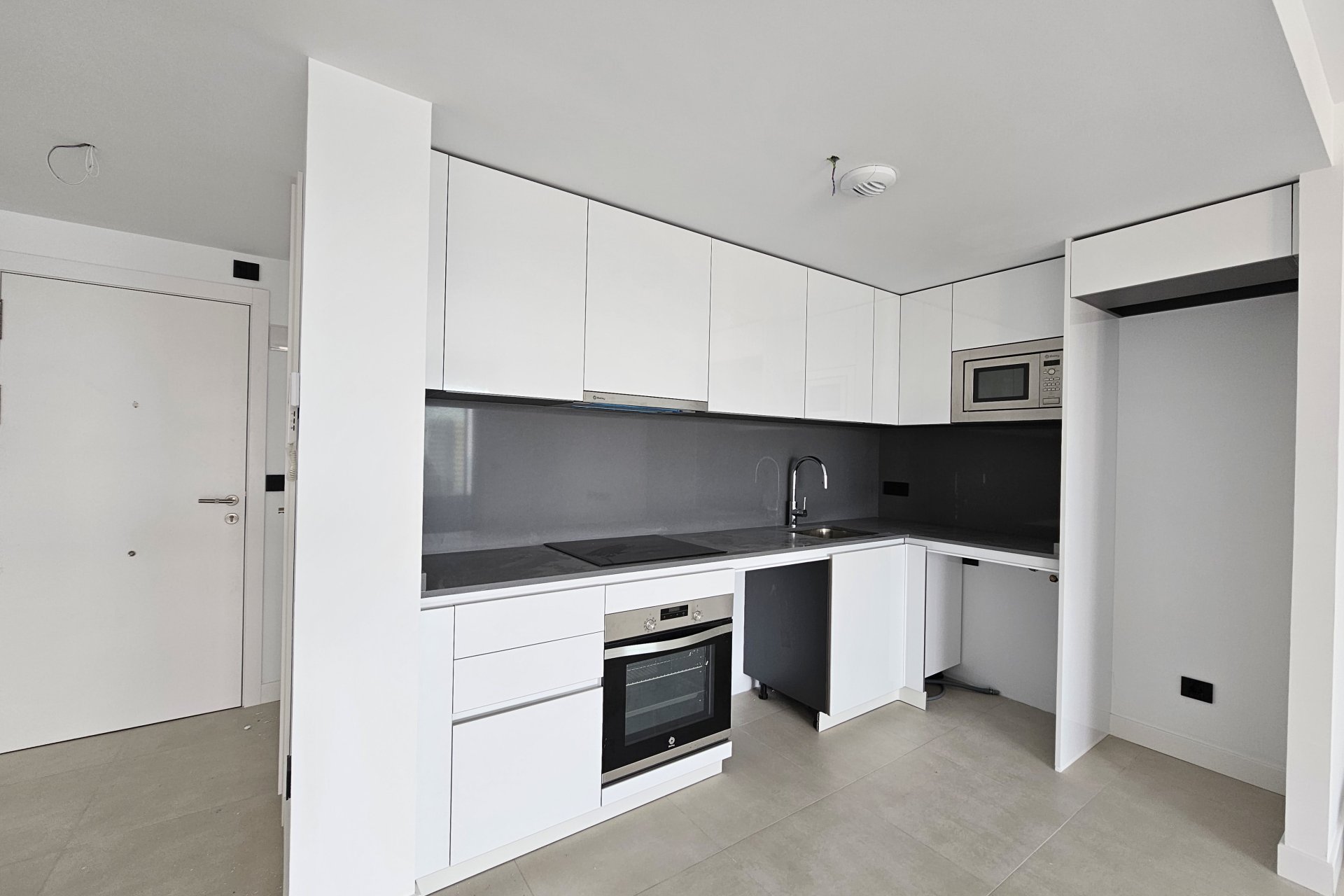 Nouvelle - Attique -
Calpe