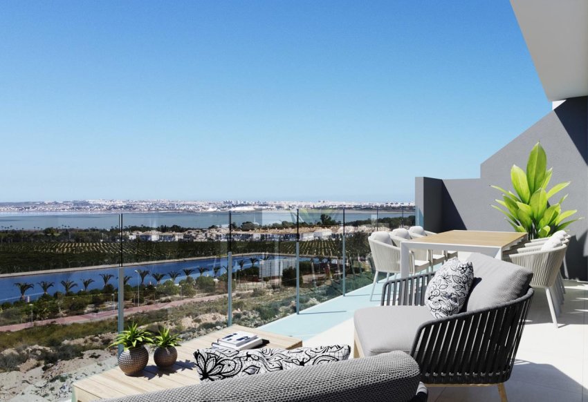 Nouvelle - Attique -
Torrevieja