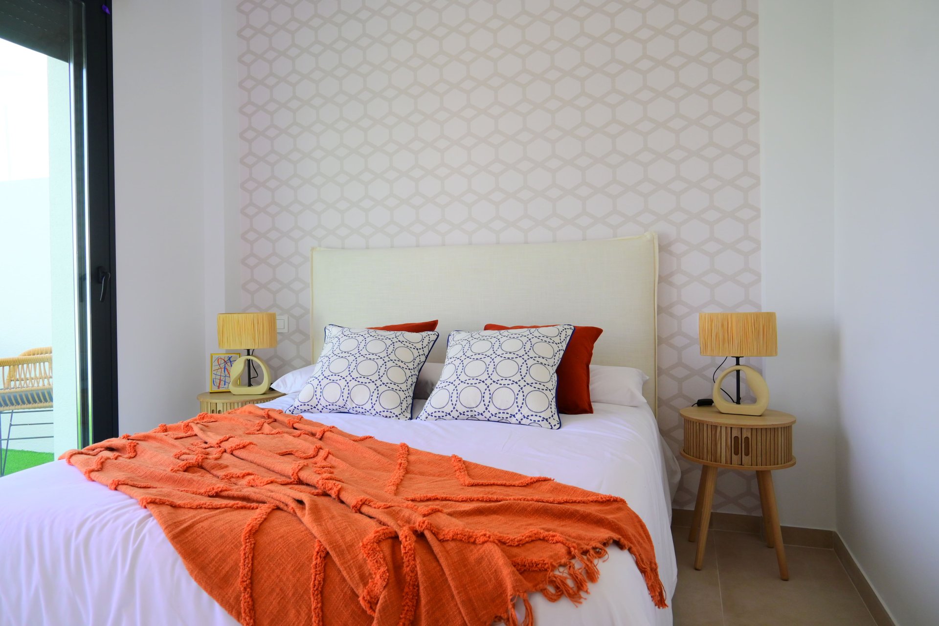 Nouvelle - detached -
Dolores