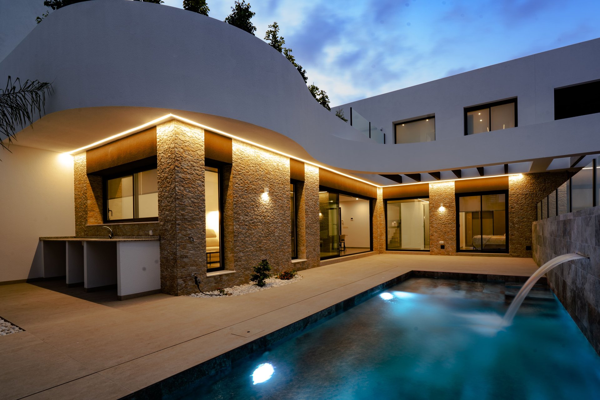 Nouvelle - detached -
Heredades