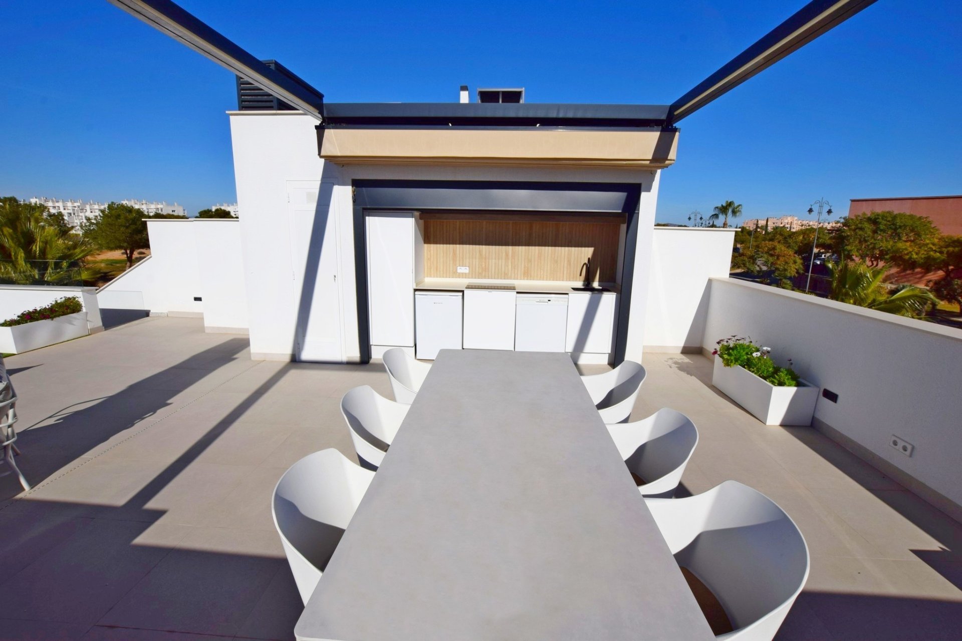 Nouvelle - detached -
Los Guardianes