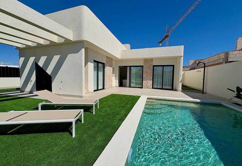 Nouvelle - detached -
Roldán