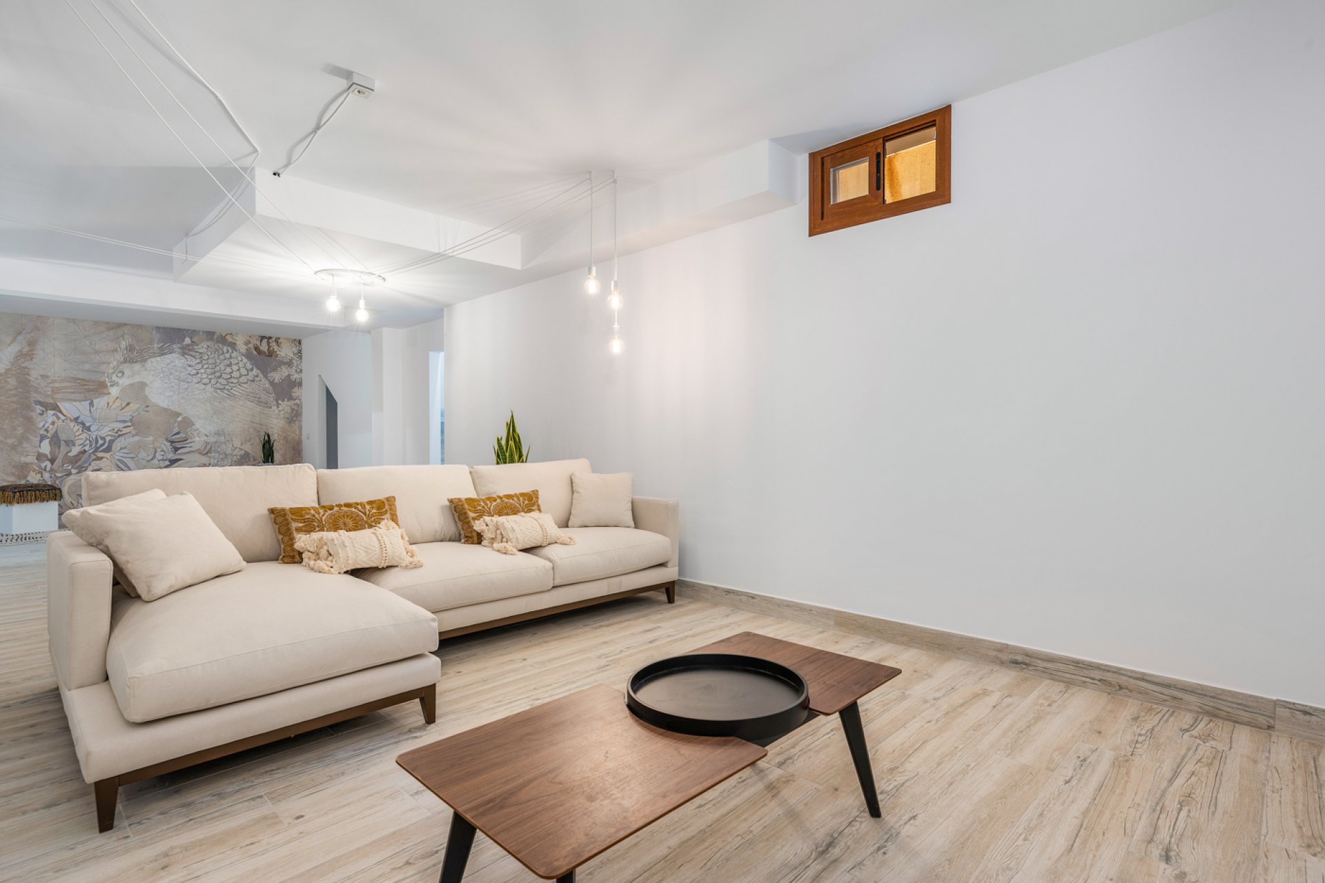 Nouvelle - detached -
Vera