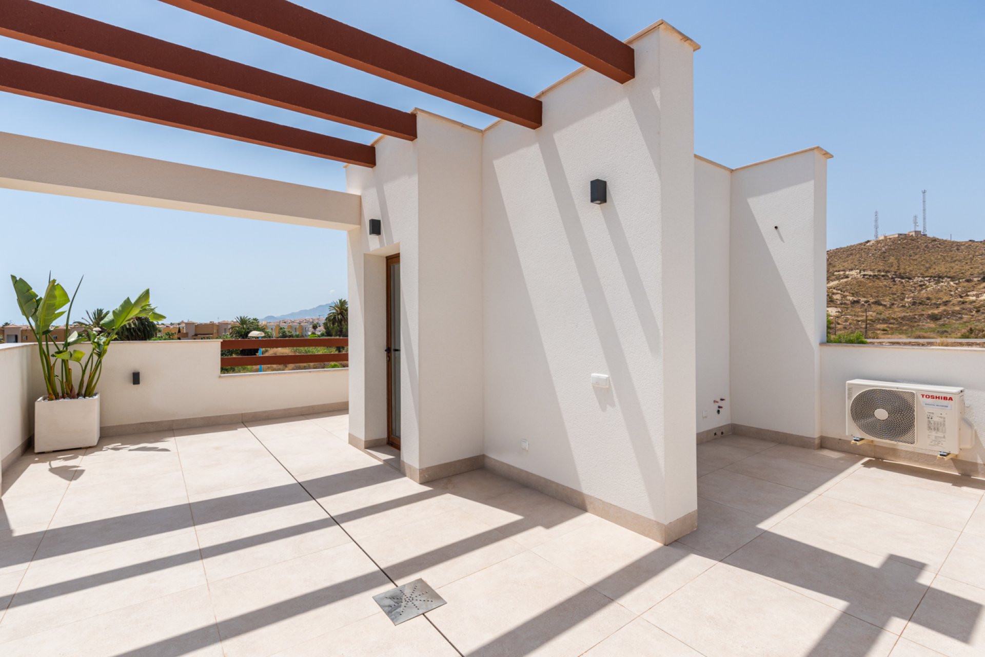 Nouvelle - detached -
Vera