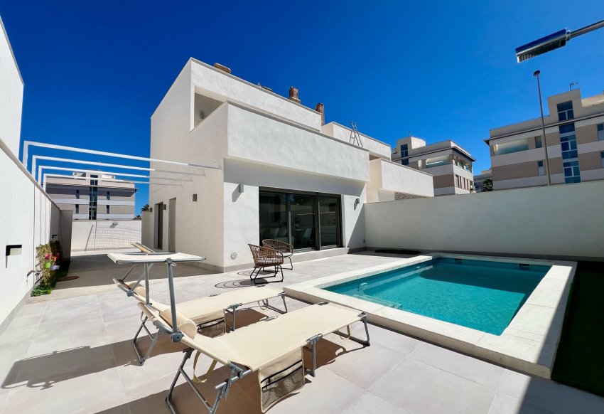Nouvelle - detached -
Villamartin