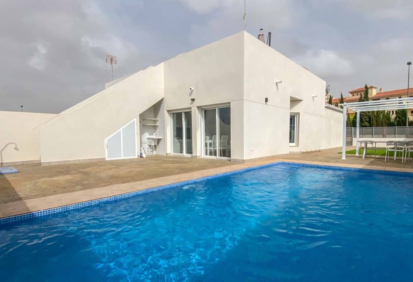 Nouvelle - semi-detached -
Los Alcázares