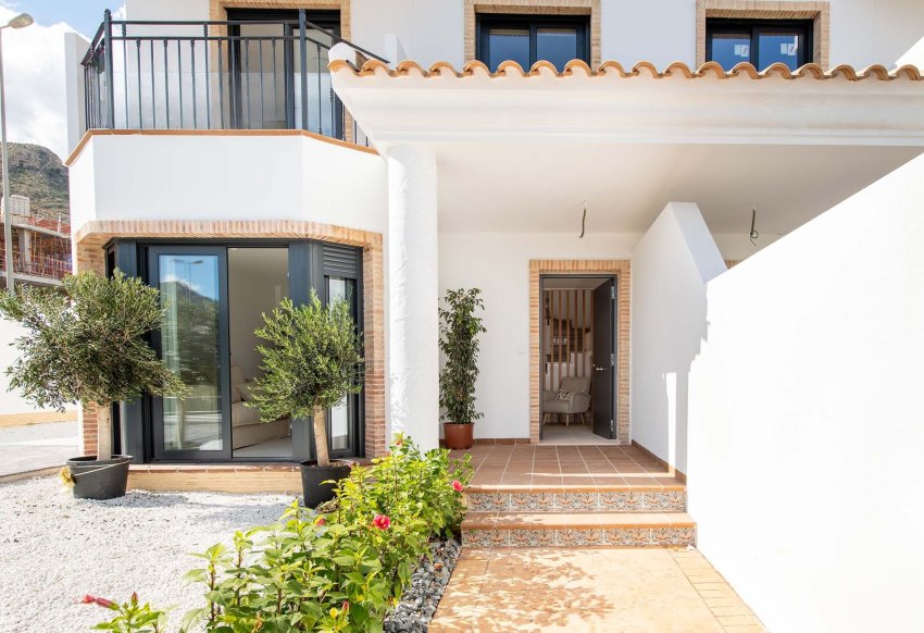 Nouvelle - terraced -
Cox