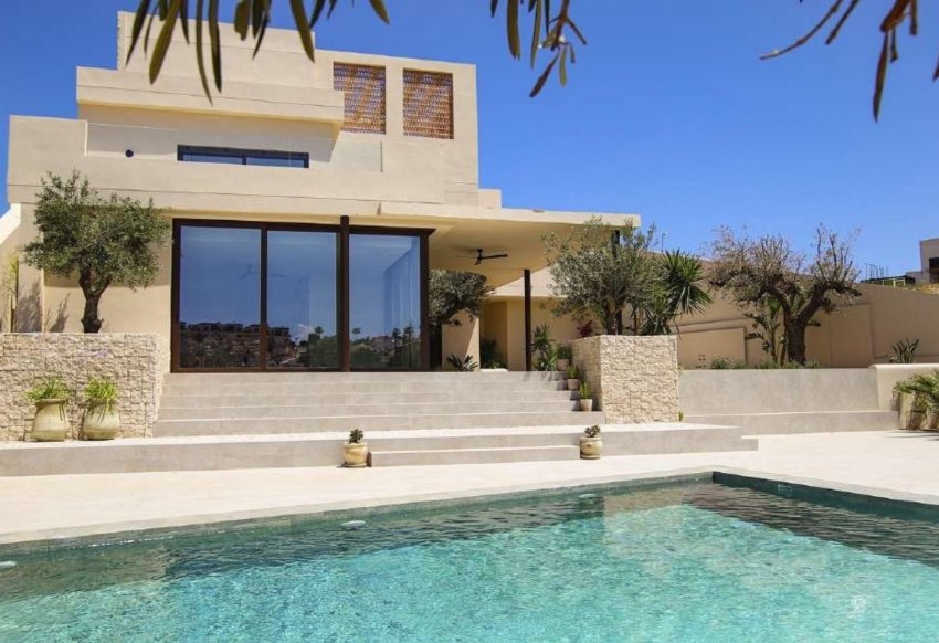 Nouvelle - Villa -
La Marina