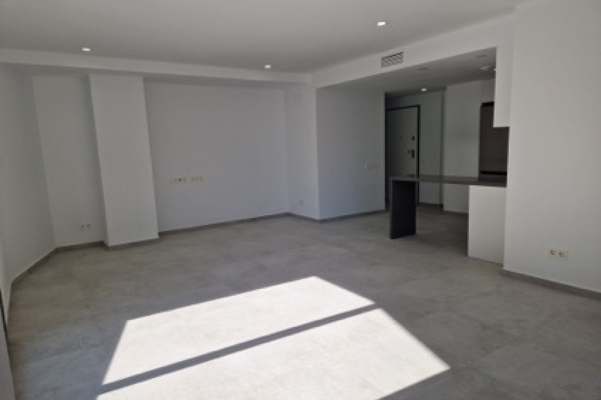 Obra nueva - Ático -
Torrevieja