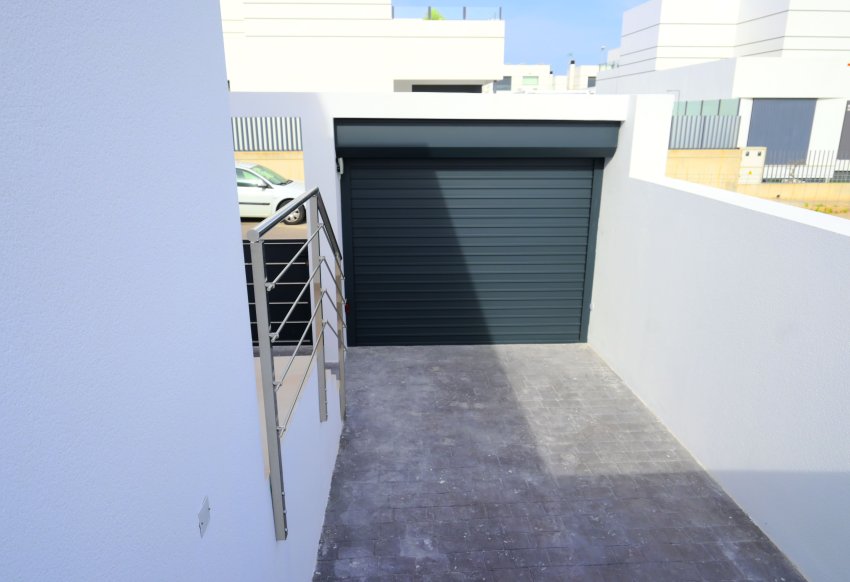 Obra nueva - detached -
Dolores