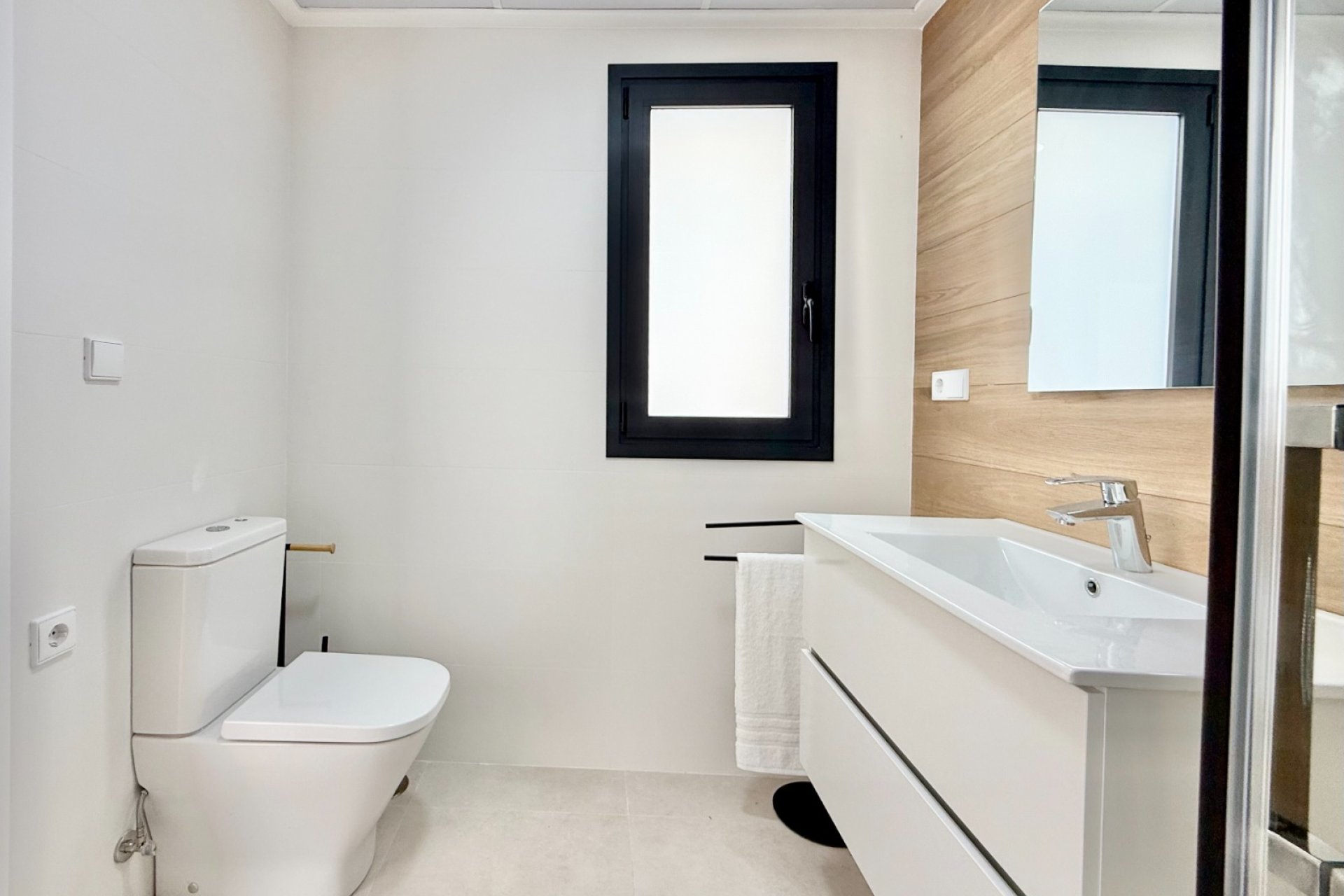 Obra nueva - low-bungalow -
Cox