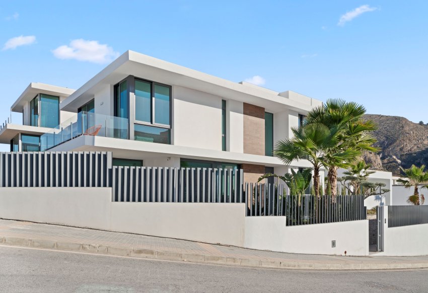 Obra nueva - Villa -
Benidorm