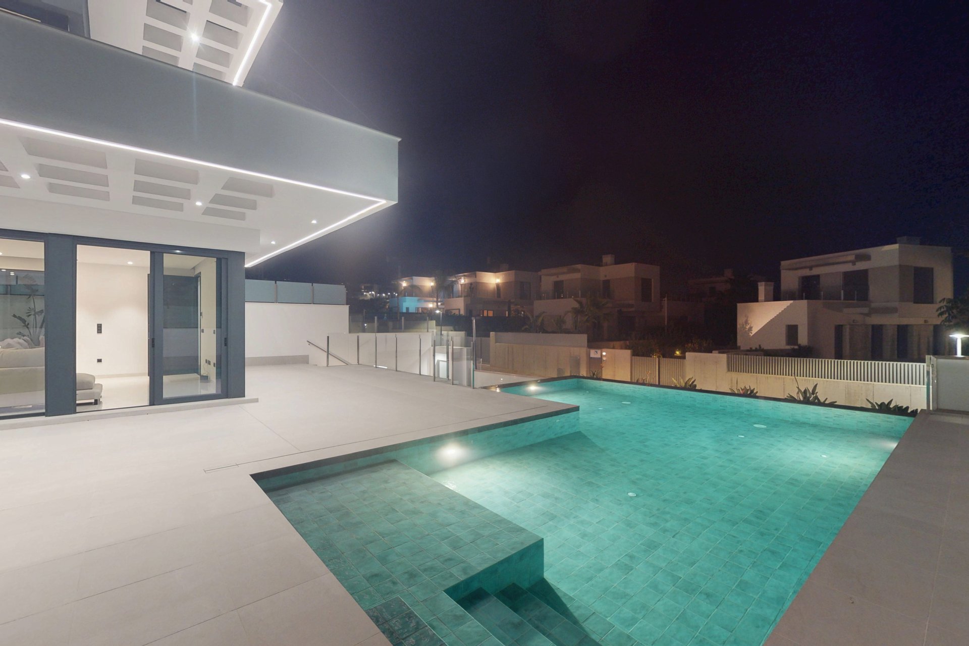 Obra nueva - Villa -
Finestrat