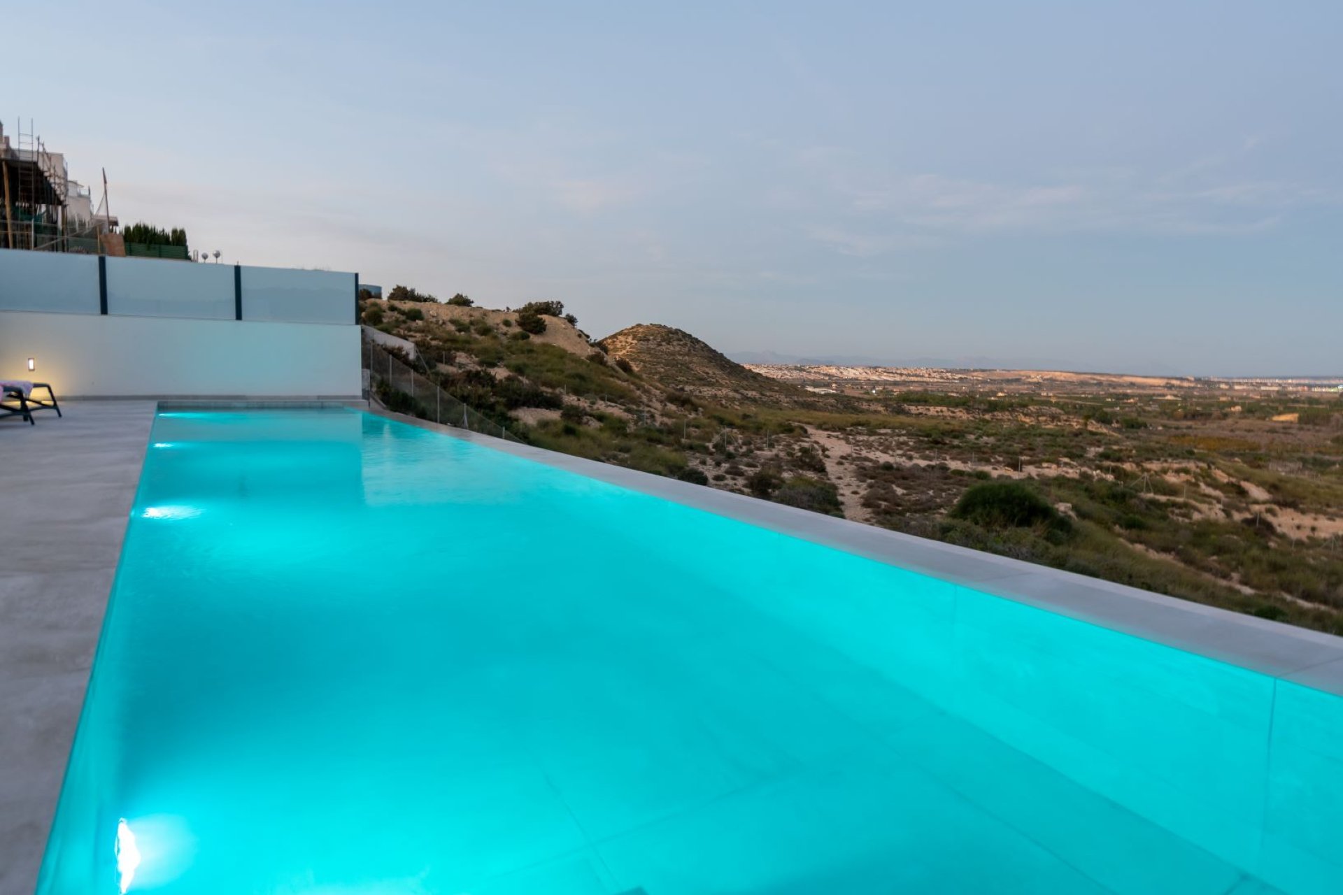 Obra nueva - Villa -
Rojales