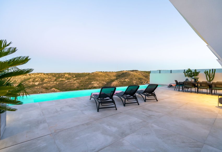 Obra nueva - Villa -
Rojales