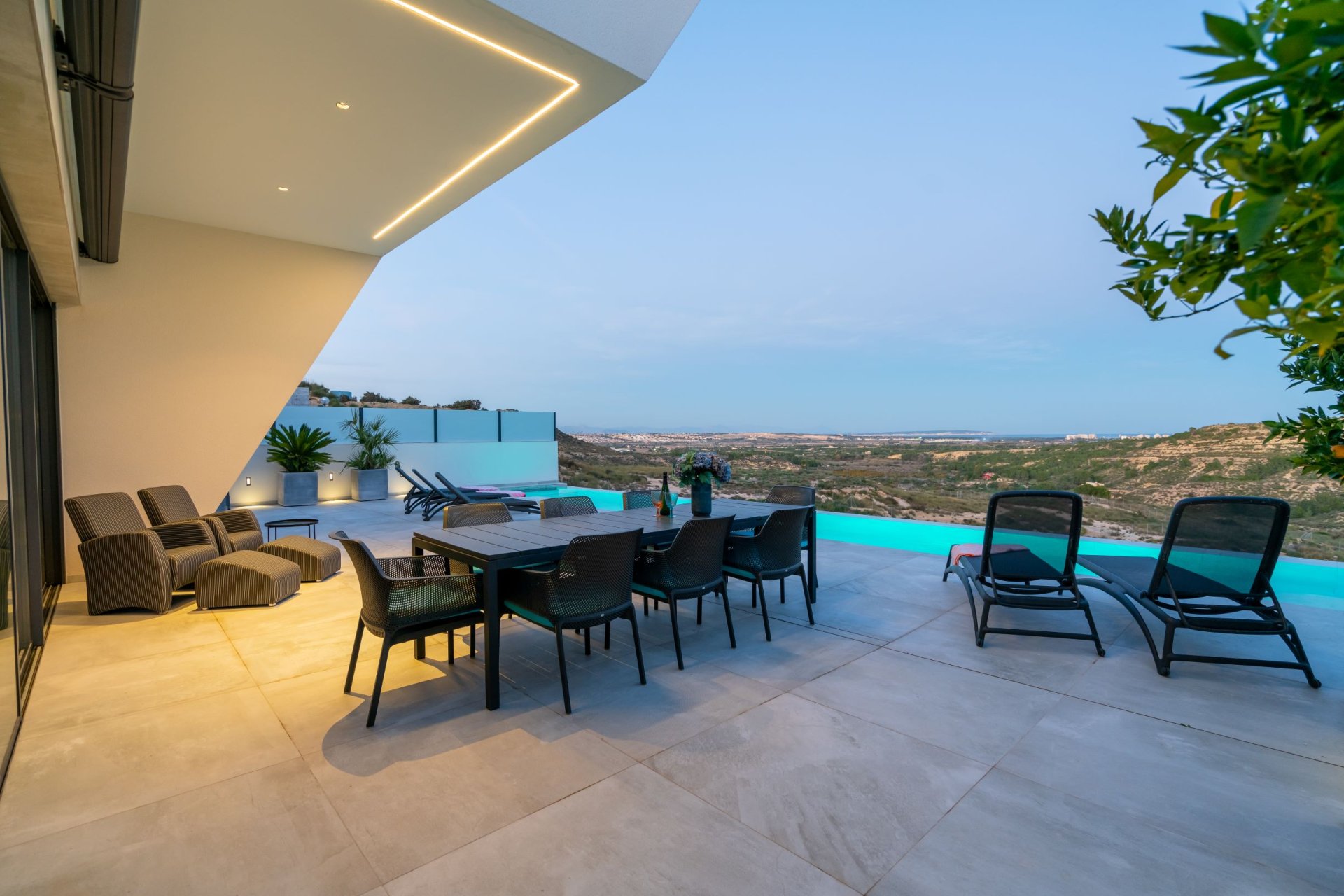 Obra nueva - Villa -
Rojales