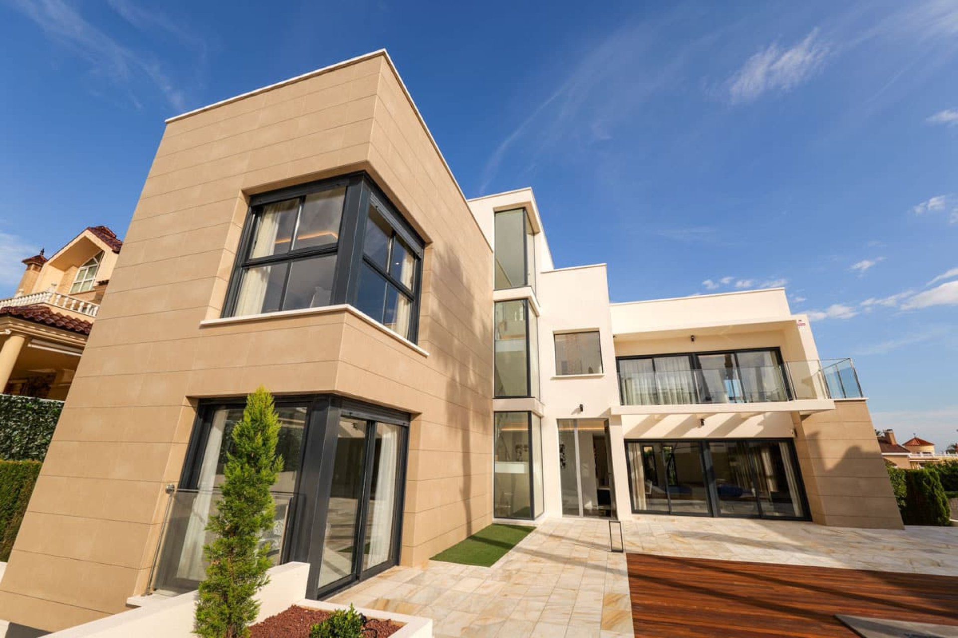 Obra nueva - Villa -
Torrevieja