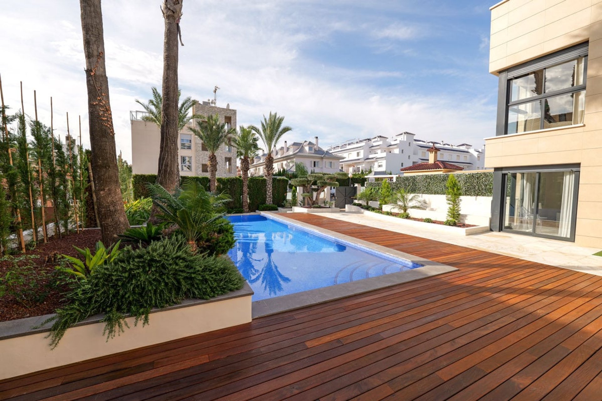 Obra nueva - Villa -
Torrevieja