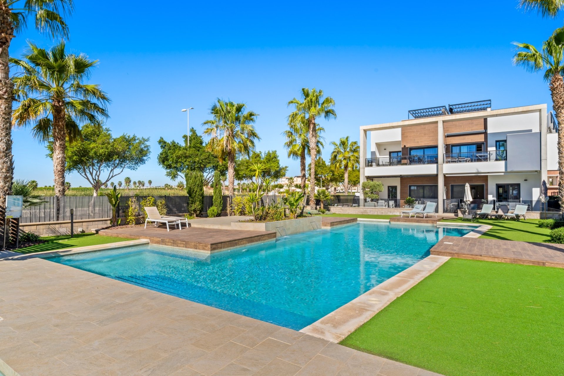 Resale - apartment -
Guardamar del Segura - El Raso*