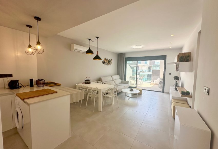 Resale - apartment -
Guardamar del Segura - El Raso