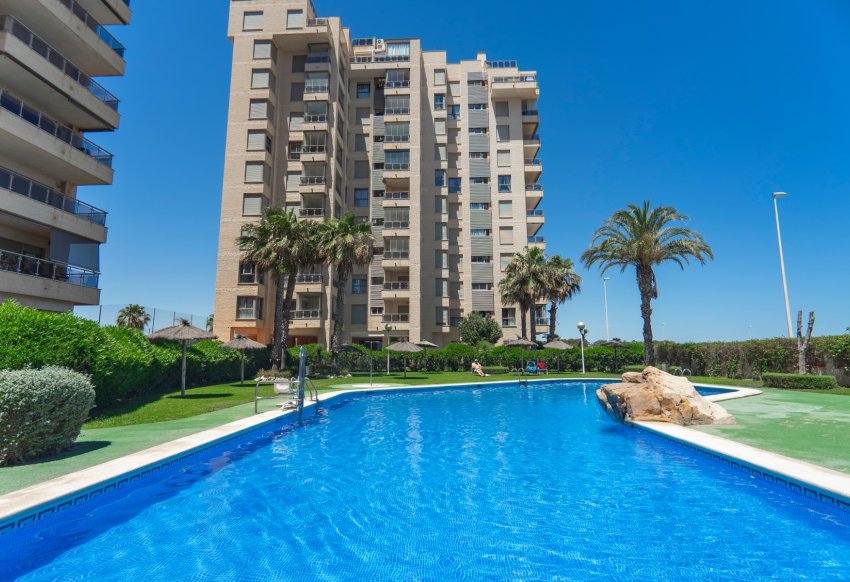 Resale - apartment -
Guardamar del Segura - Puerto Deportivo