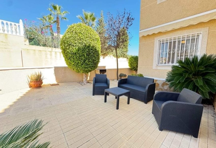 Resale - apartment -
Orihuela Costa - Villamartín