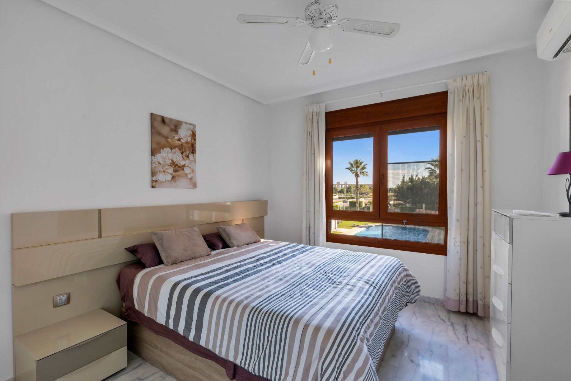 Resale - apartment -
Orihuela Costa - Villamartín