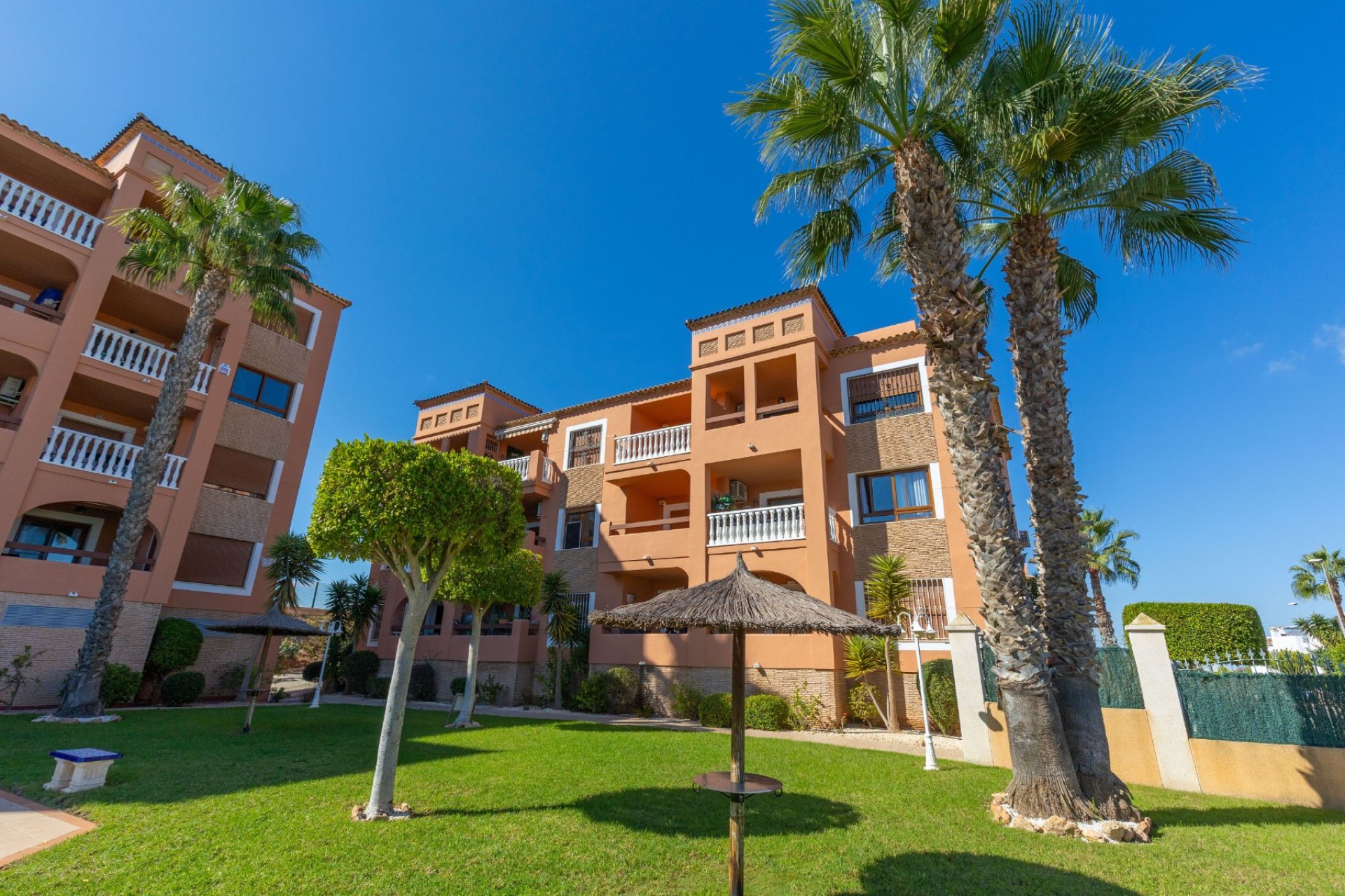 Resale - apartment -
Orihuela Costa - Villamartín