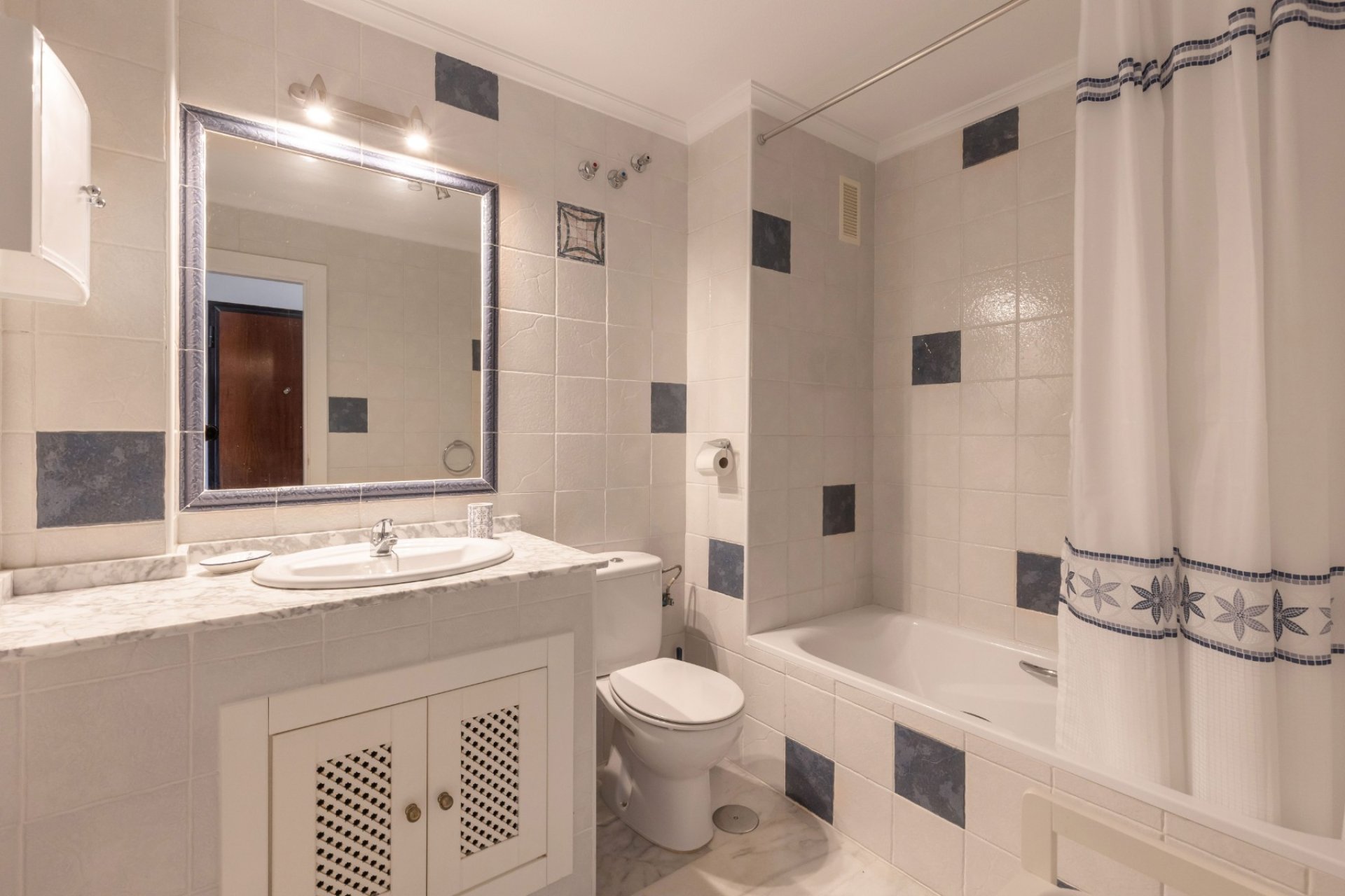 Resale - apartment -
Orihuela Costa - Villamartín