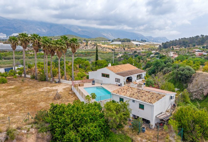 Resale - Country House -
La Nucía
