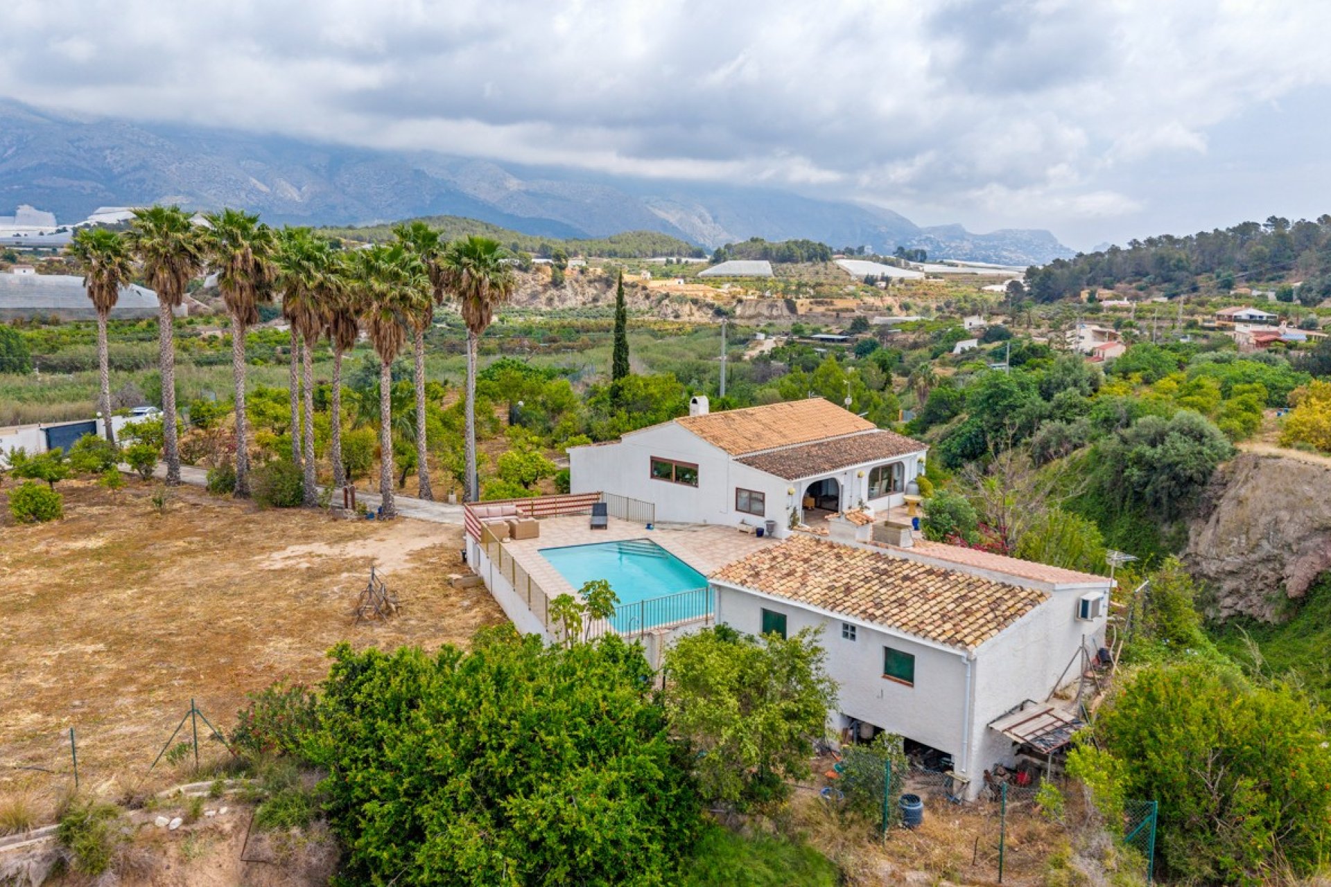 Resale - Country House -
La Nucía