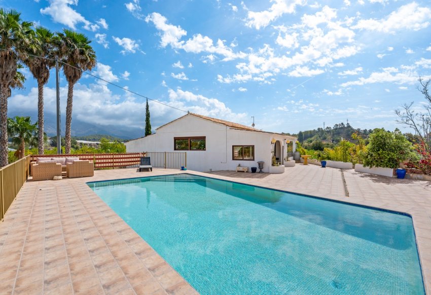 Resale - Country House -
La Nucía