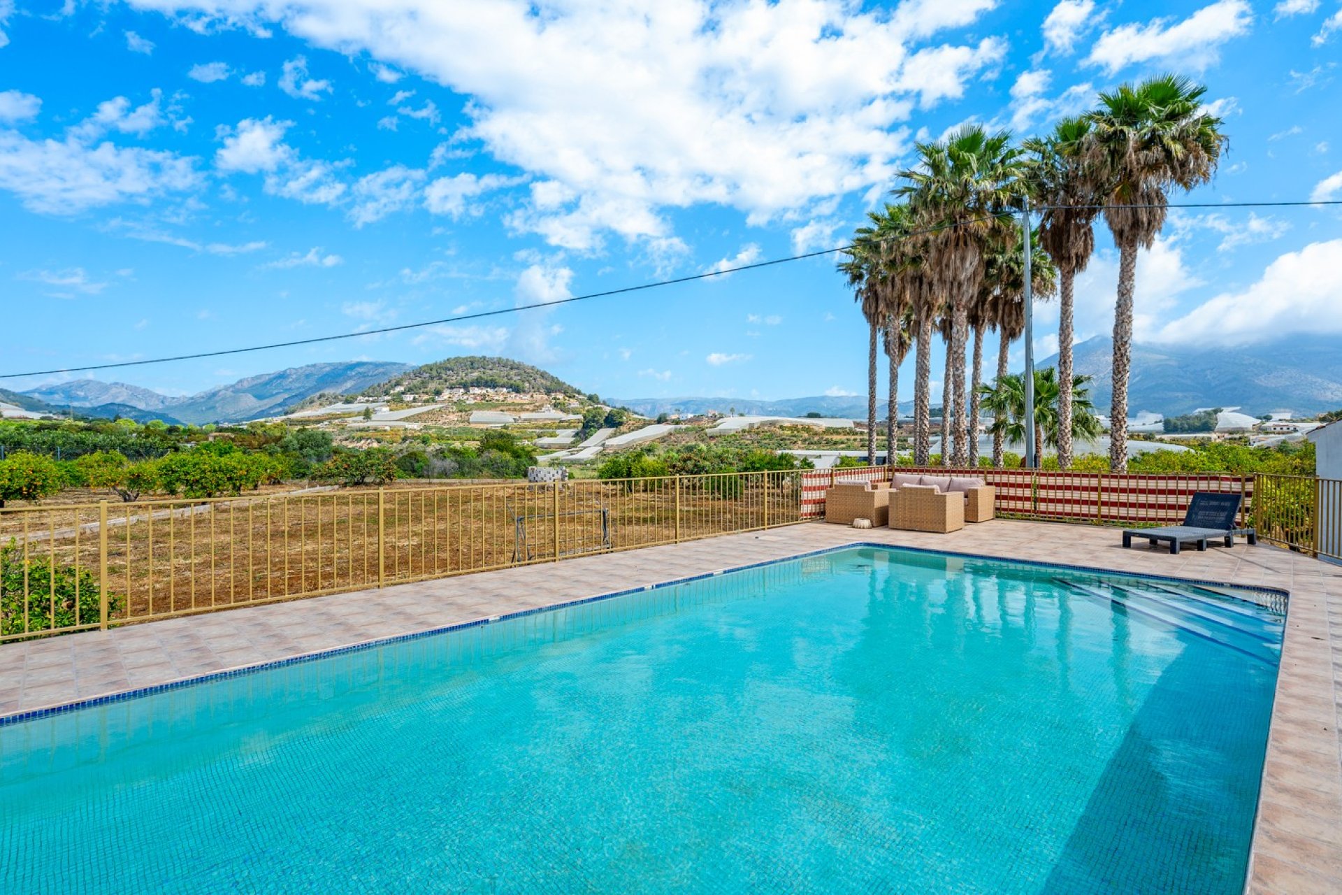 Resale - Country House -
La Nucía