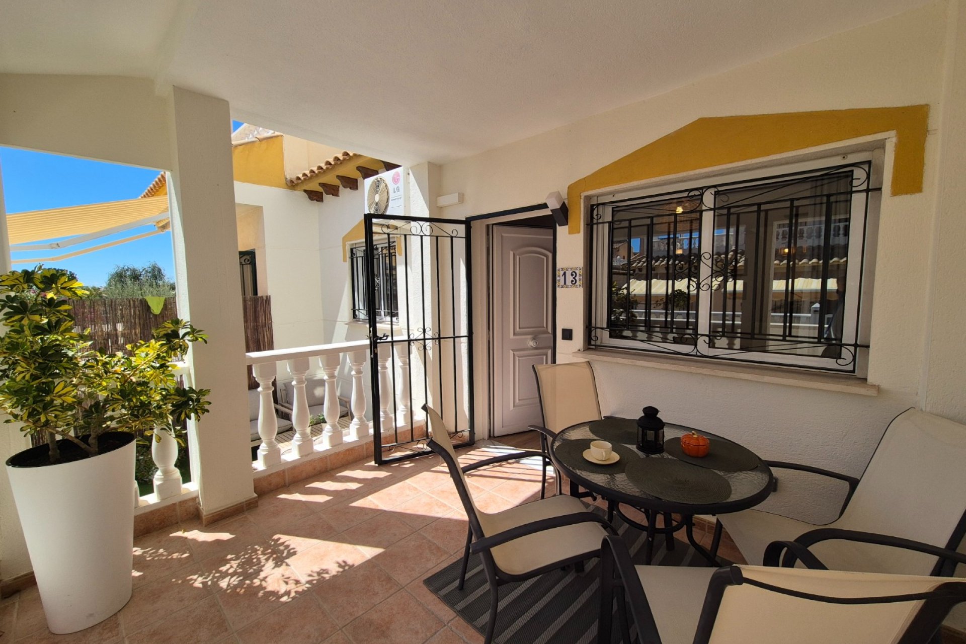 Resale - Townhouse -
Alicante - La Florida