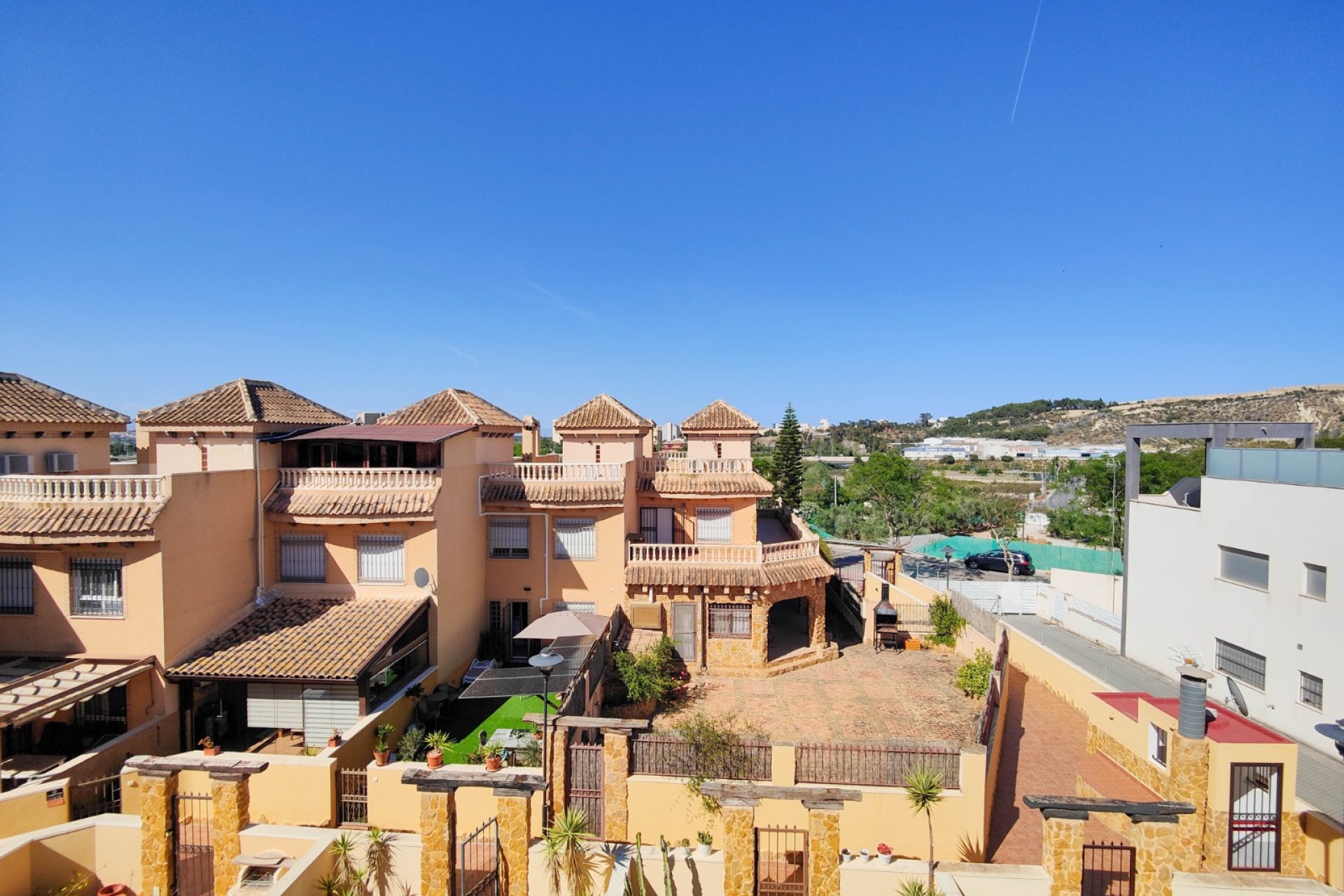 Resale - Townhouse -
Guardamar del Segura - Center - El Raso