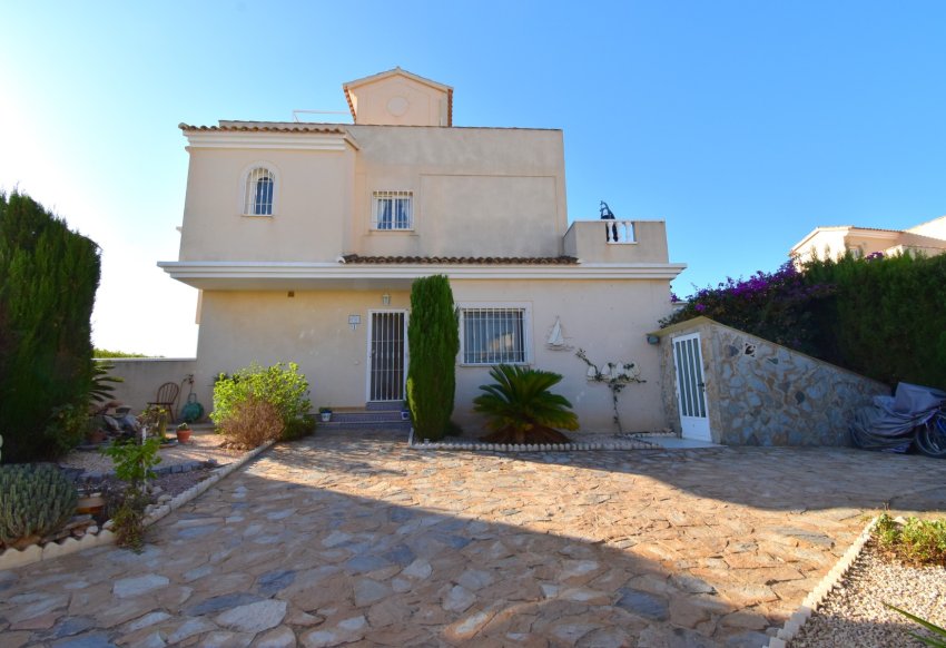 Resale - Townhouse -
Orihuela Costa - Los Altos
