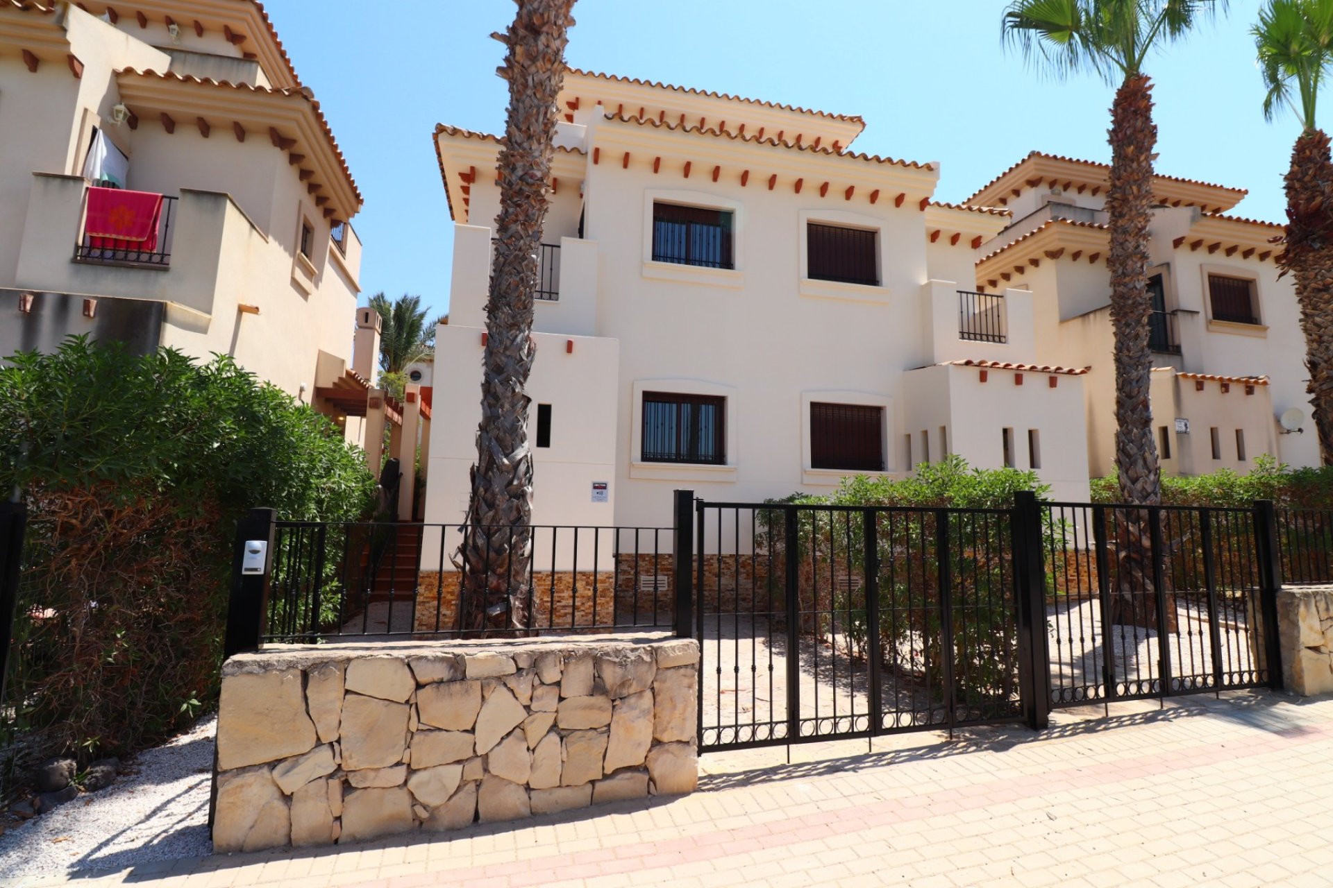 Resale - Villa -
Algorfa - La Finca Golf Resort