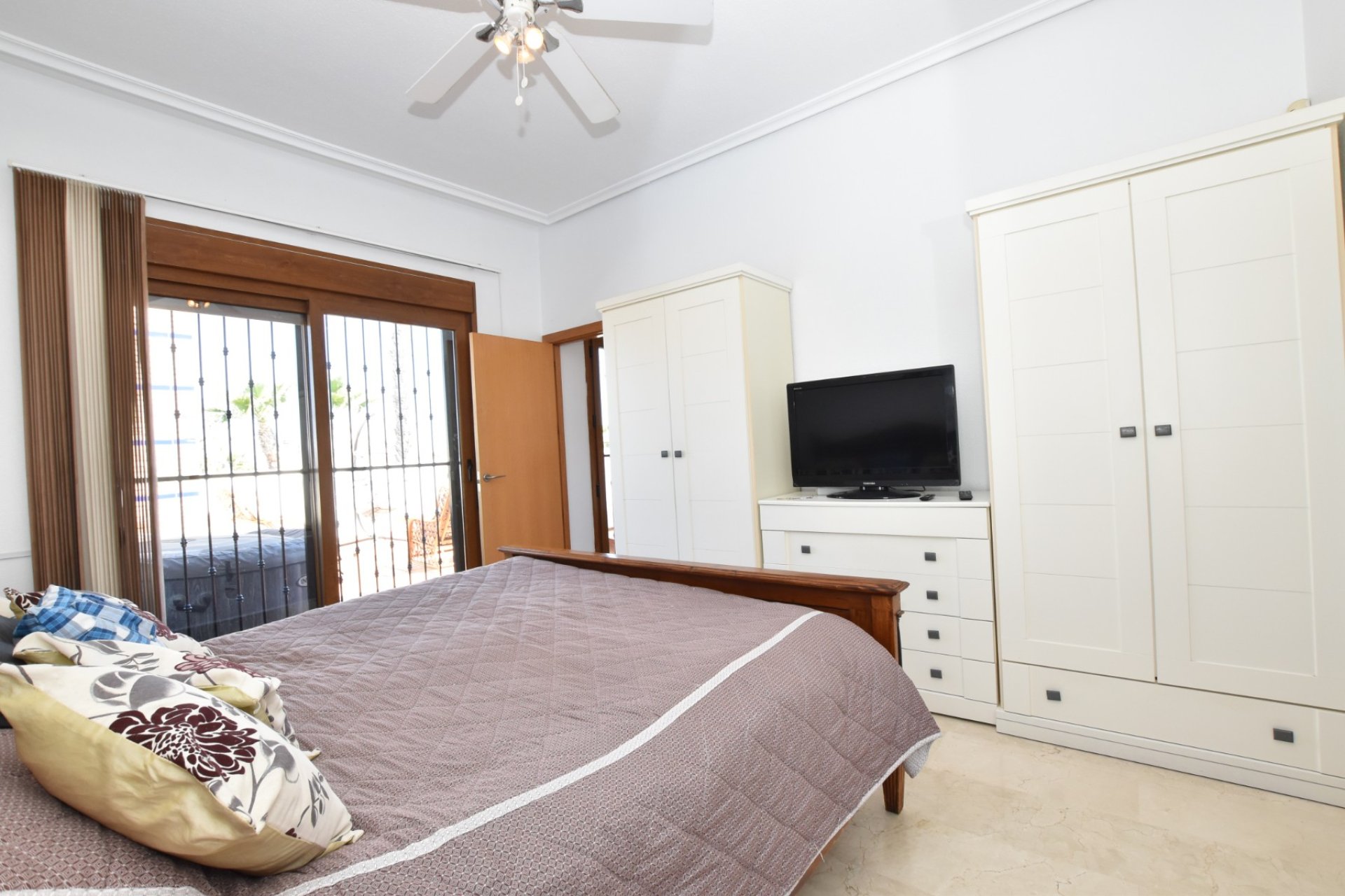 Resale - Villa -
Algorfa - La finca Golf
