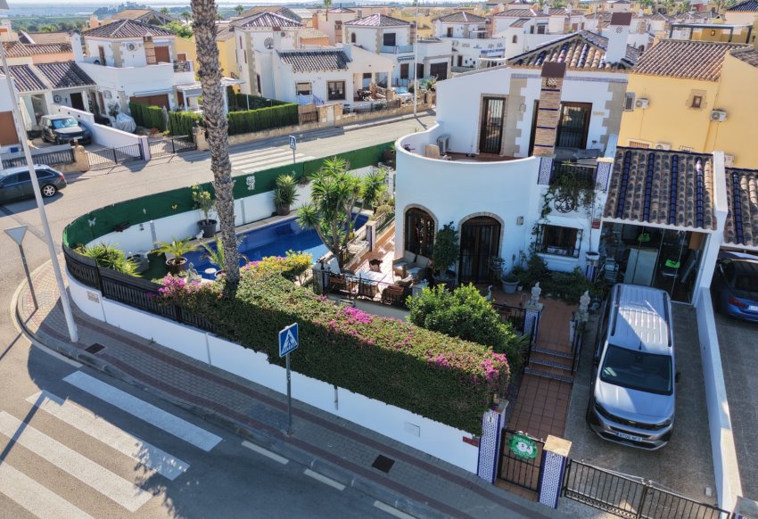 Resale - Villa -
Algorfa - La finca Golf