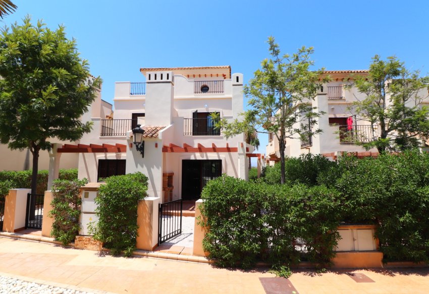 Resale - Villa -
Algorfa - La finca Golf