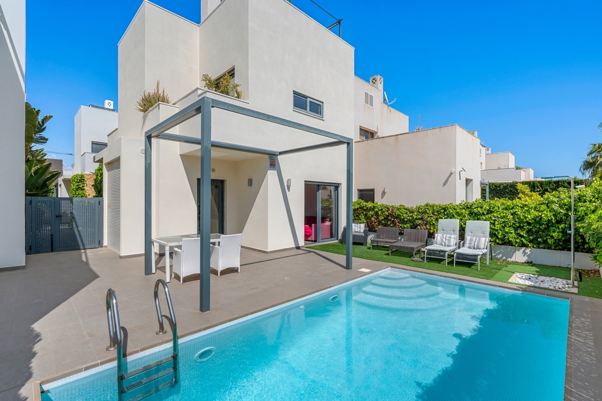 Resale - Villa -
Ciudad Quesada